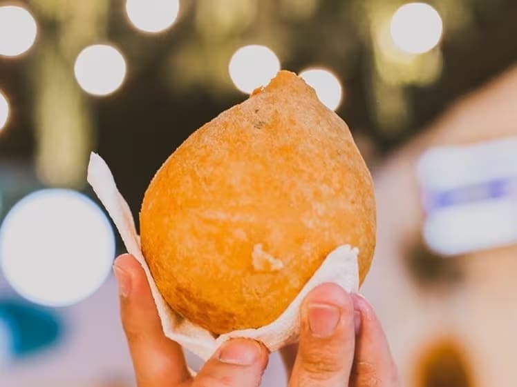 Coxinha de frango com requeijão